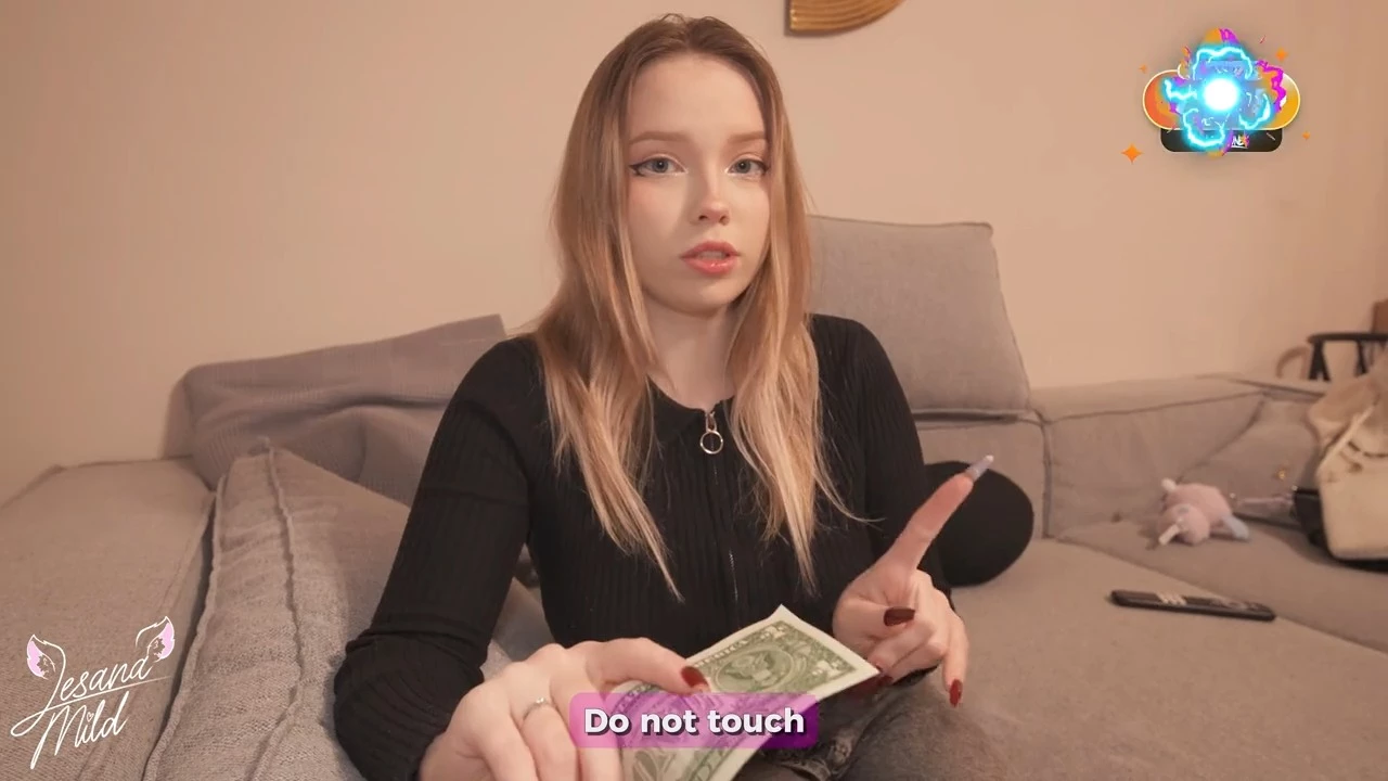 У меня есть деньги, так что раздевайся, красавчик! 💸🔞